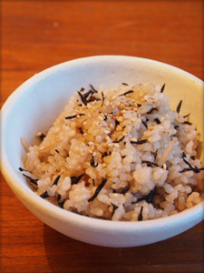 ぷちっともち玄米の生姜ひじきご飯